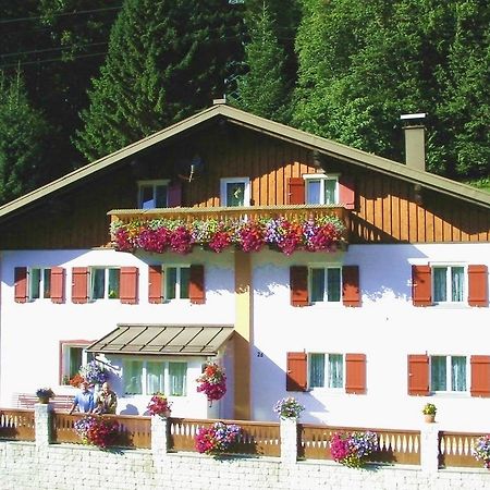 Haus Jochum Bed & Breakfast Langen am Arlberg Bagian luar foto